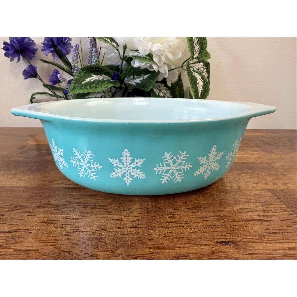 Vintage Pyrex Snowflake Turquoise Mixing Bowl 48oz‎ Mid Century Kitchenware